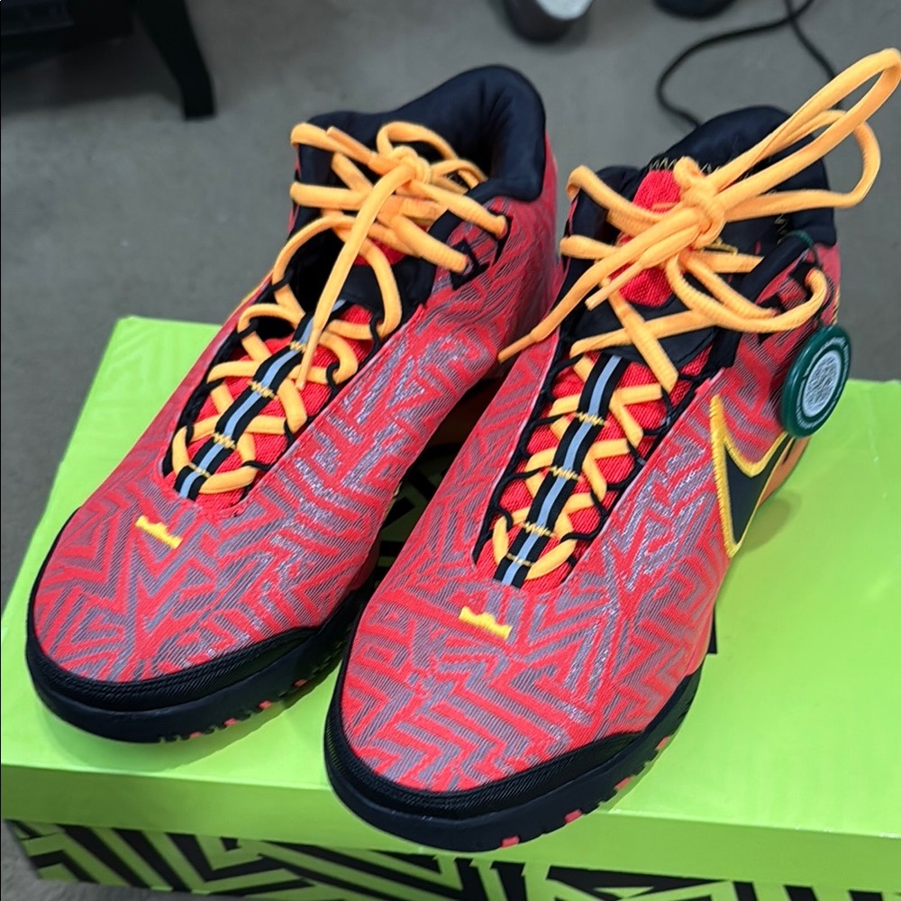 Nike LBJ NXXT GENISUS CRIMSON/LASER ORANGE 8.5D